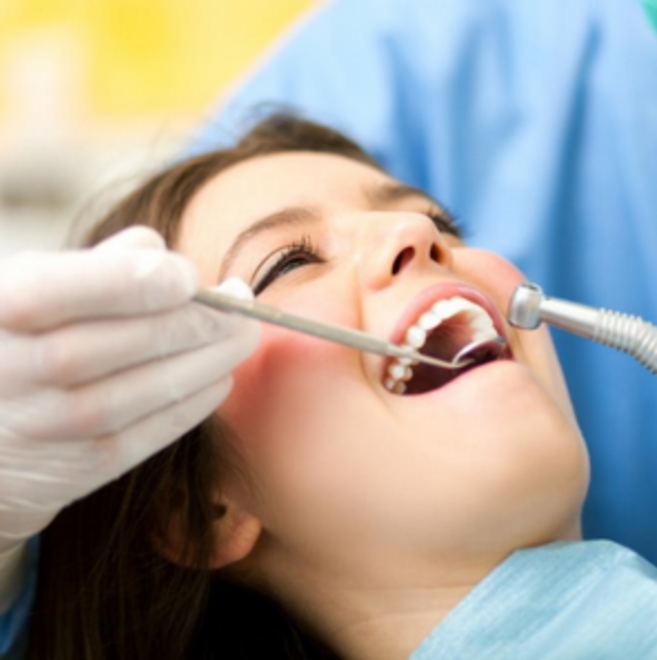 Специальное предложение: скидка 15% на терапевтическое лечение зубов!