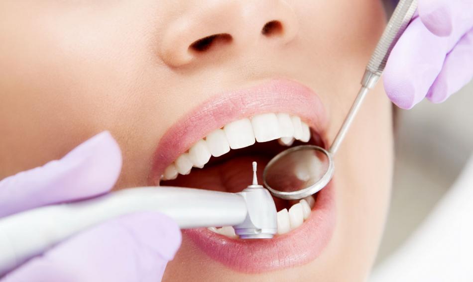 Лечение зубов: диагностика перед процедурой.