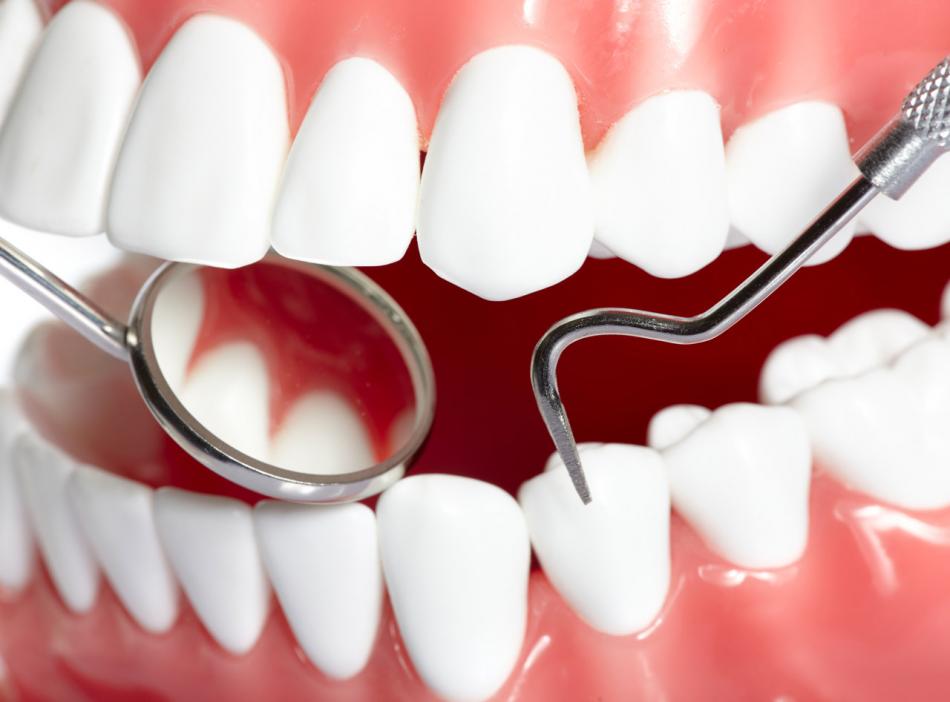 Лечение больных зубов в стоматологии: обзор цен.