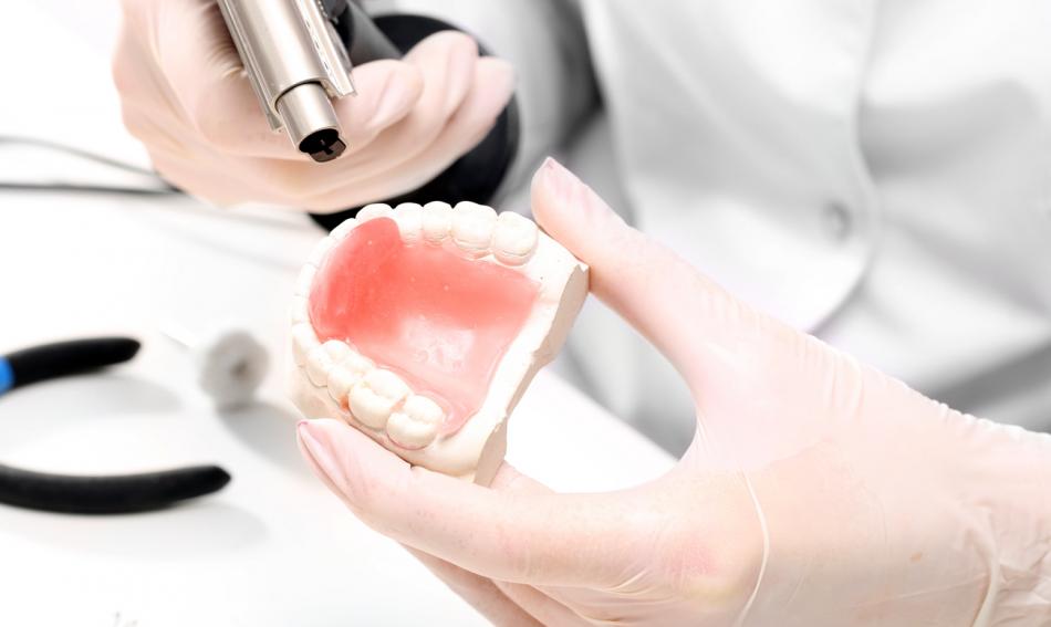 Стоимость ремонта зубных протезов