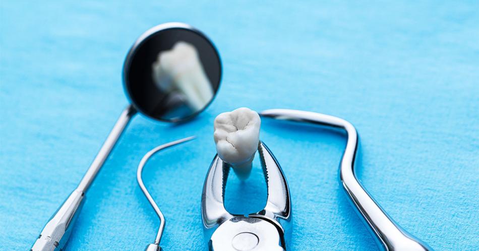 Сколько стоит консультация стоматолога-хирурга?