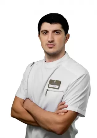 Врач Абдуллаев Расул Рафикович
